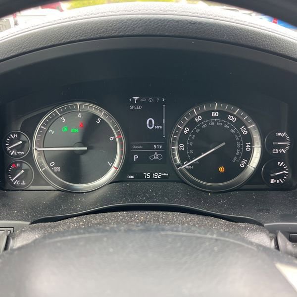Used 2018 Lexus LX 570 4WD w/ Luxury Package image 22