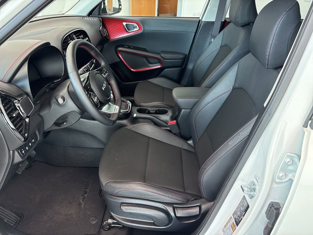 Used 2025 Kia Soul GT-Line image 12