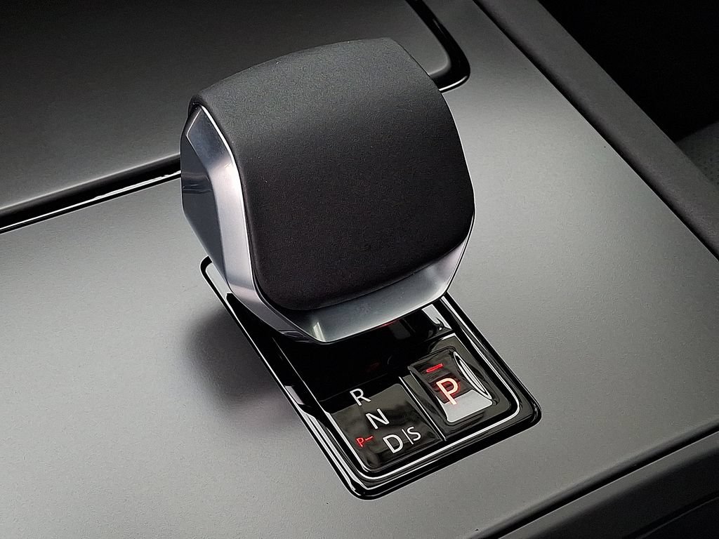 New 2026 Land Rover Discovery Sport Landmark AWD/4WD image 11