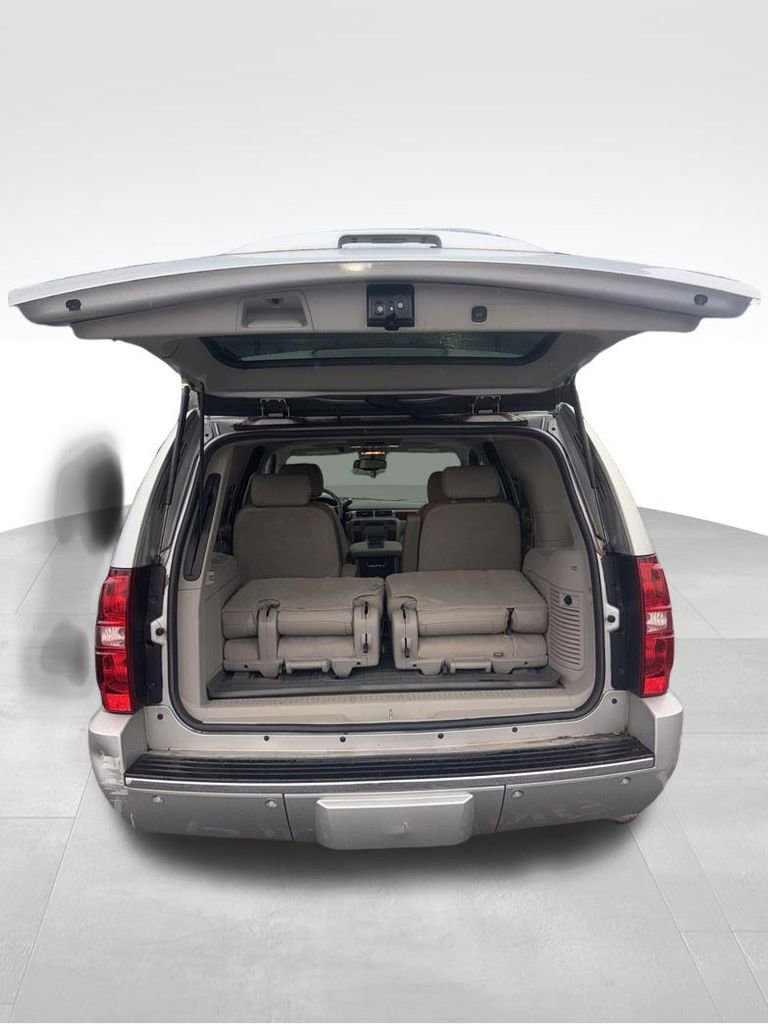 Used 2010 Chevrolet Tahoe LTZ image 10