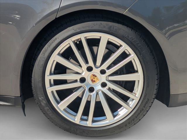 Used 2017 Porsche Panamera 4 image 15