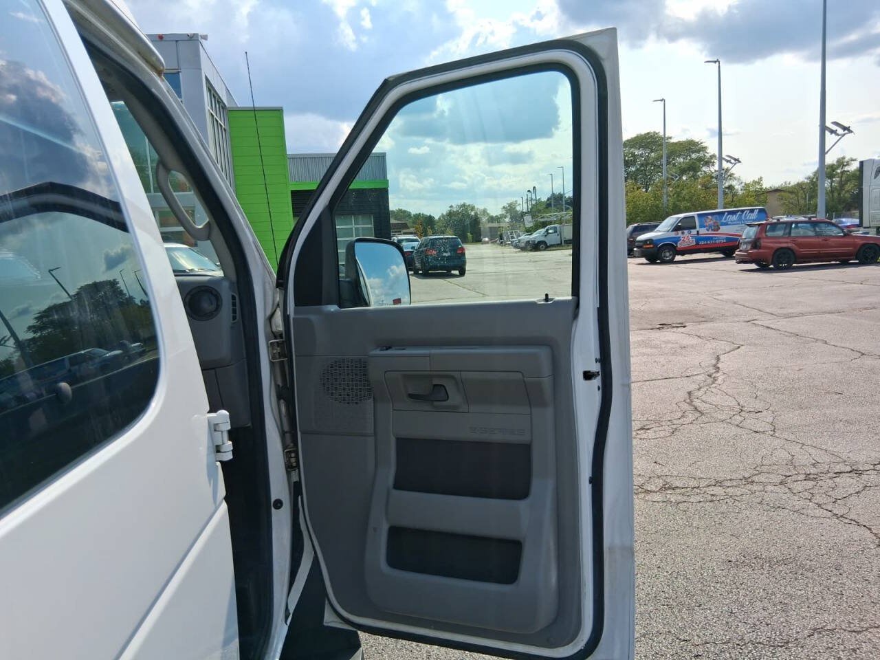 Used 2009 Ford E-250 and Econoline 250 Extended RWD image 13
