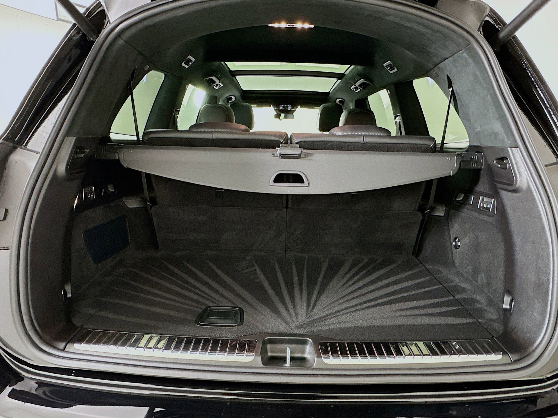 Used 2025 Mercedes-Benz GLS 63 AMG 4MATIC image 29