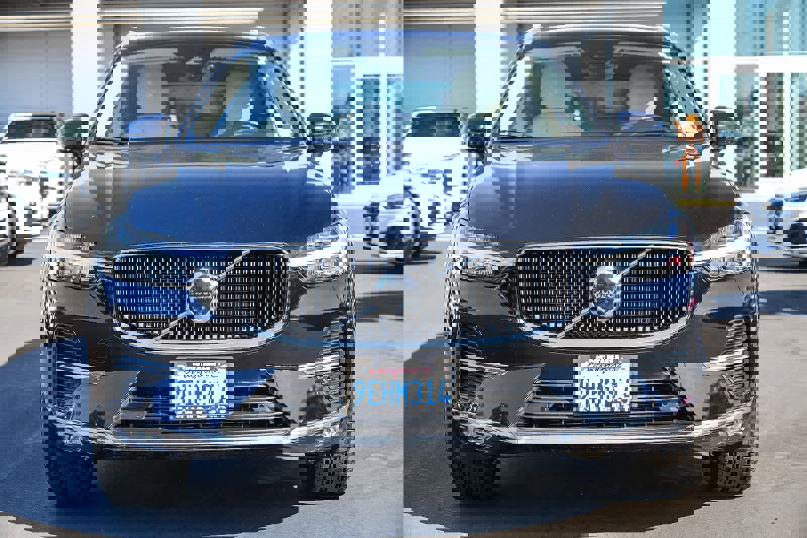 Used 2023 Volvo XC60 B5 Ultimate image 2