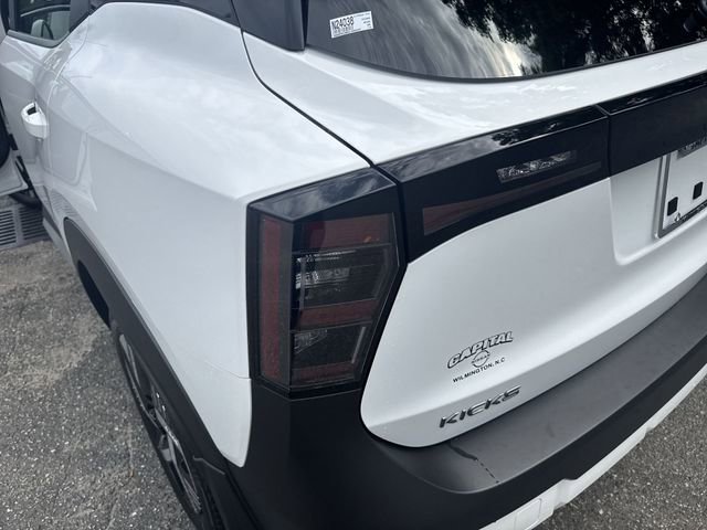 Used 2025 Nissan Kicks SV FWD image 32