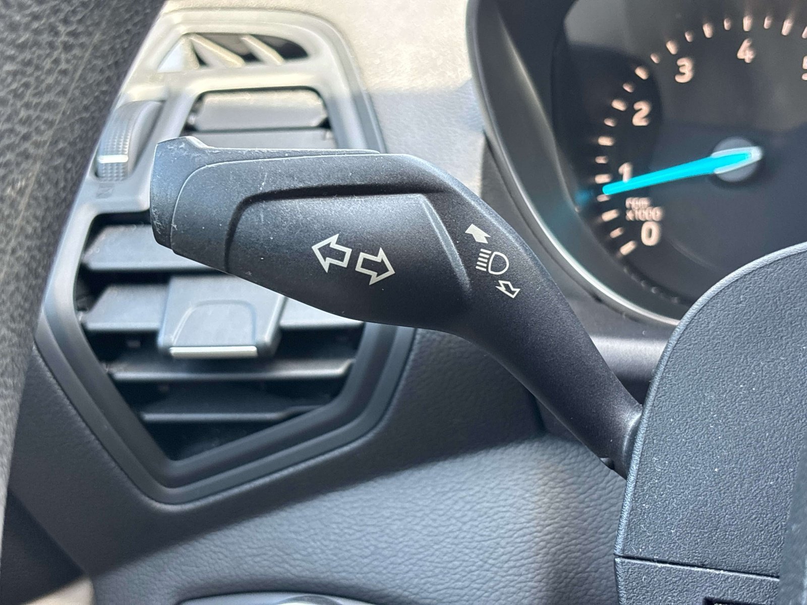 Used 2019 Ford Escape SE AWD/4WD image 27