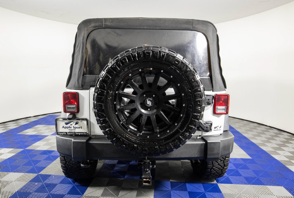 Used 2015 Jeep Wrangler Unlimited Rubicon AWD/4WD image 7