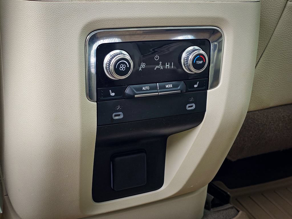 Used 2023 GMC Yukon Denali AWD/4WD image 32
