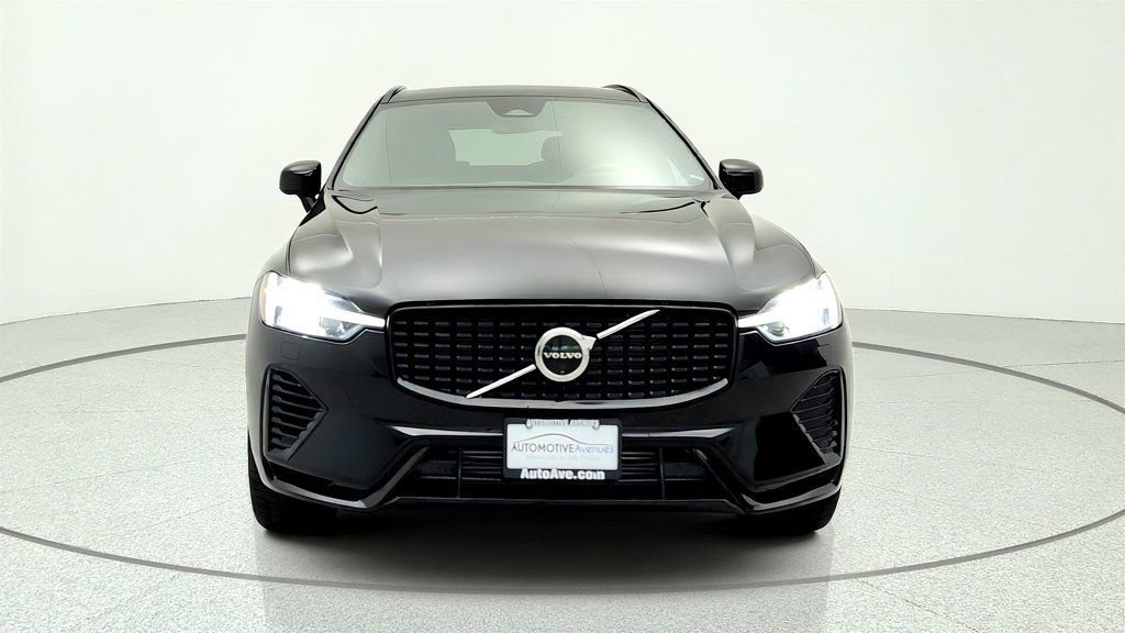 Used 2025 Volvo XC60 T8 Plus w/ Protection Package Premier AWD/4WD image 2