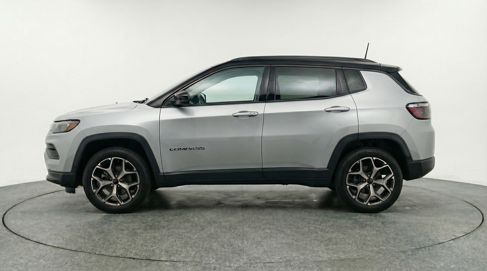 Used 2025 Jeep Compass Limited image 5