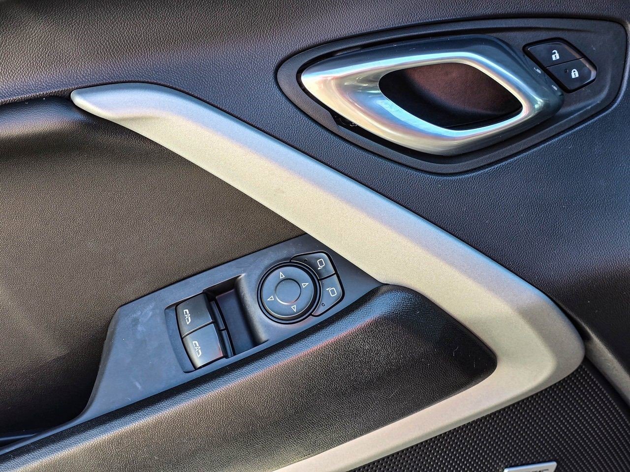 Certified 2023 Chevrolet Camaro LT w/ Technology Package image 10