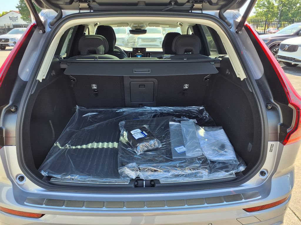 New 2026 Volvo XC60 B5 Plus w/ Protection Package Premier AWD/4WD image 10