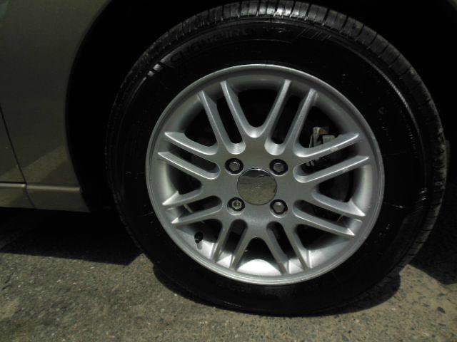 Used 2005 Ford Focus SE image 14