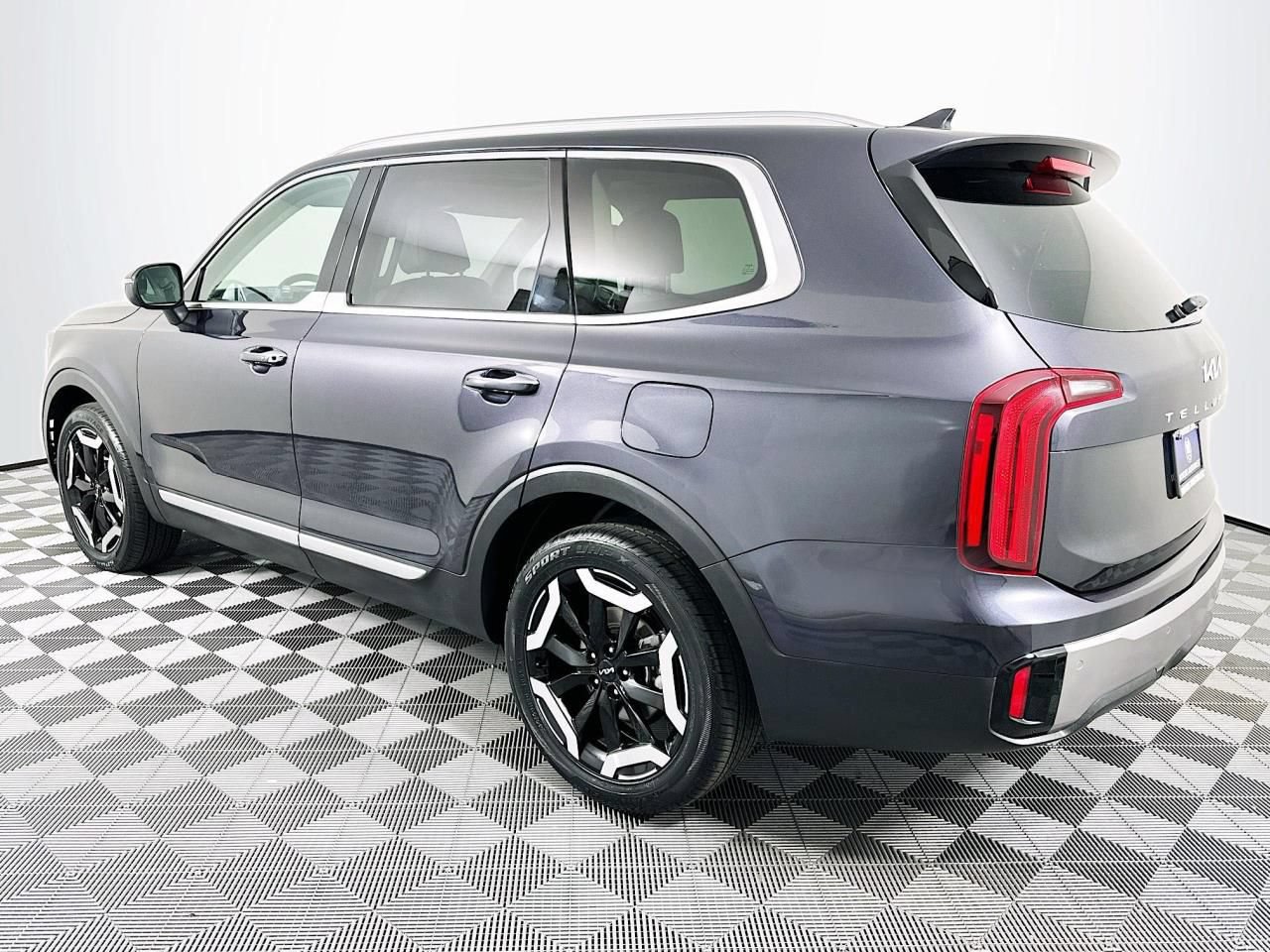Used 2025 Kia Telluride S AWD/4WD image 8