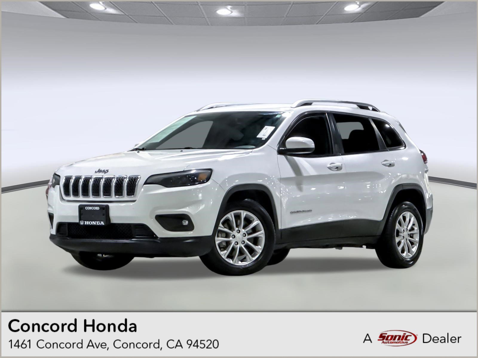Used 2019 Jeep Cherokee Latitude w/ Popular Appearance Group image 1