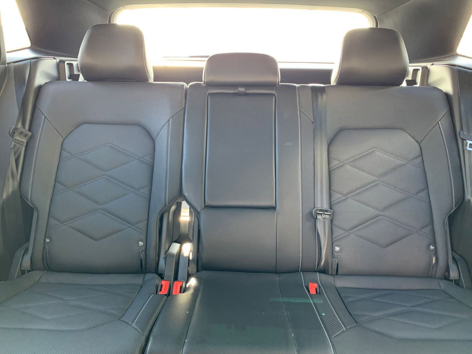 Used 2025 Volkswagen Atlas Cross Sport SE image 38