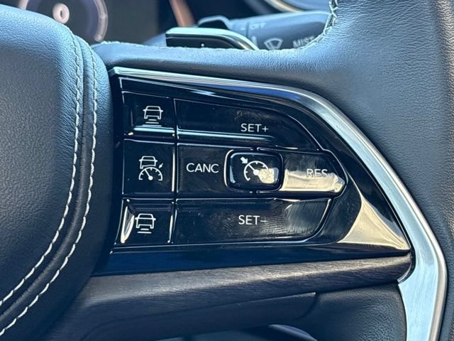 Used 2021 Jeep Grand Cherokee L Overland w/ Luxury Tech Group IV AWD/4WD image 21