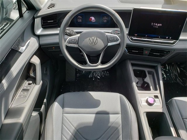 New 2025 Volkswagen Tiguan SE image 9