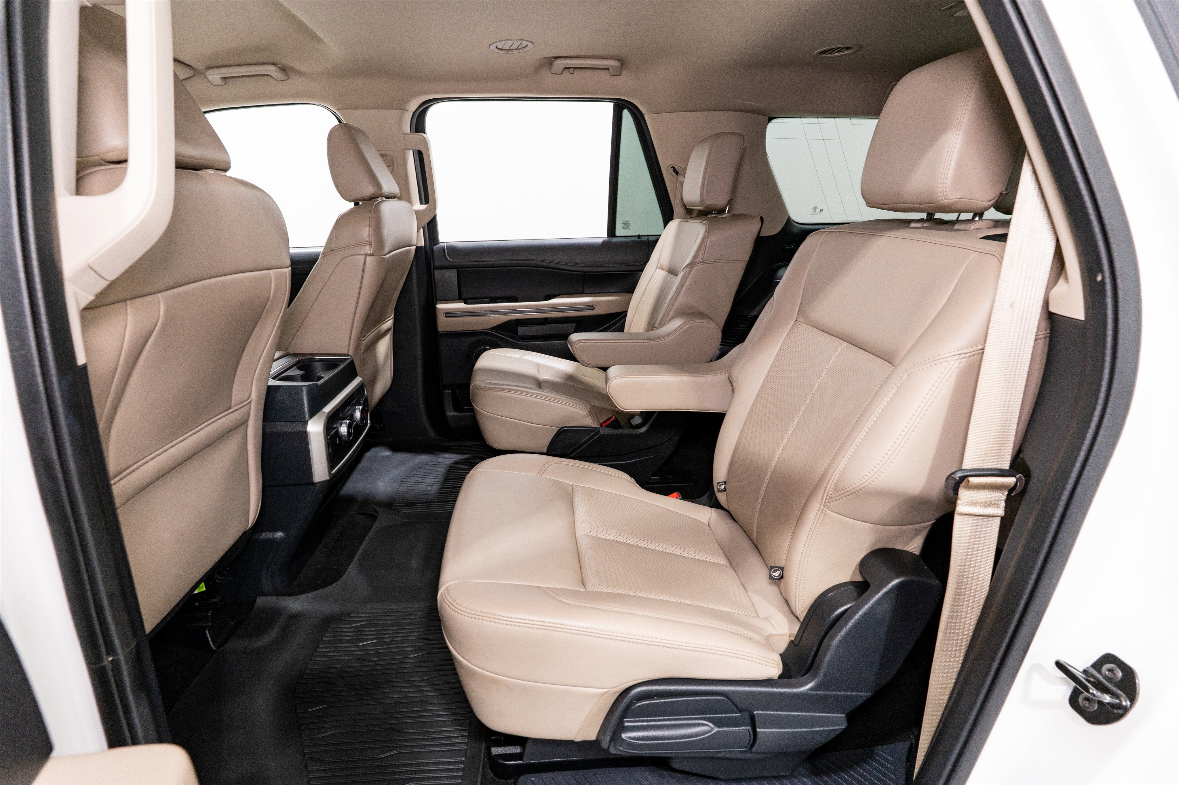 Used 2022 Ford Expedition Max XLT image 32