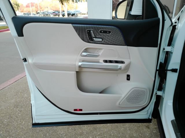 Used 2022 Mercedes-Benz EQB 300 4MATIC image 14