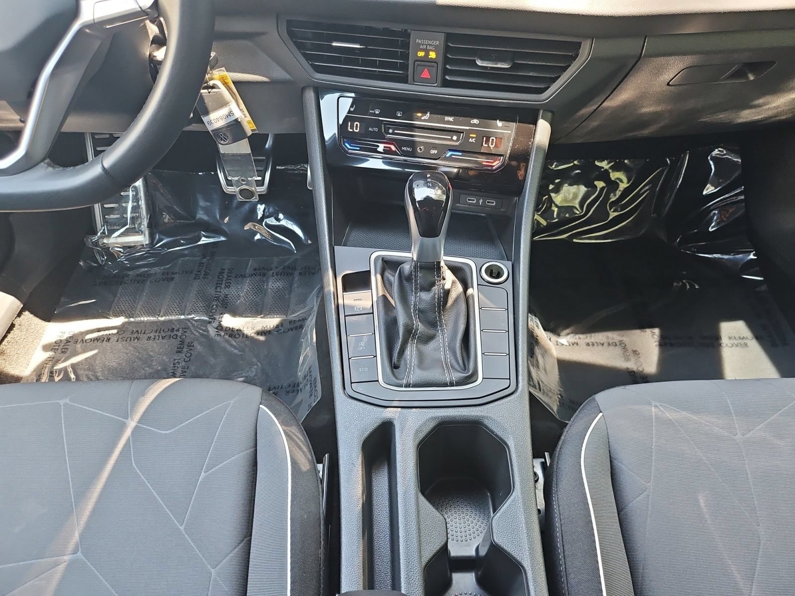 Used 2025 Volkswagen Jetta Sport FWD image 29