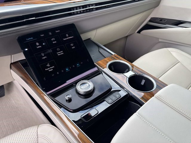 Certified 2025 Cadillac Escalade Sport Platinum w/ LPO, ONYX Package image 26