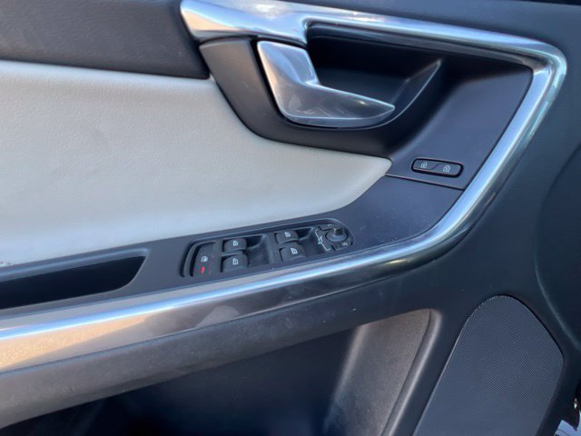 Used 2017 Volvo XC60 T6 Dynamic w/ Preferred Option Package AWD/4WD image 27