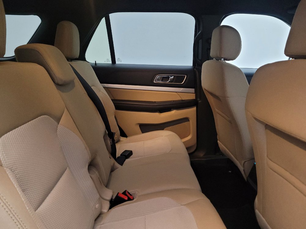 Used 2016 Ford Explorer XLT w/ Equipment Group 201A AWD/4WD image 19