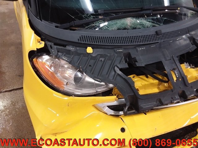 Used 2014 smart fortwo passion RWD image 16