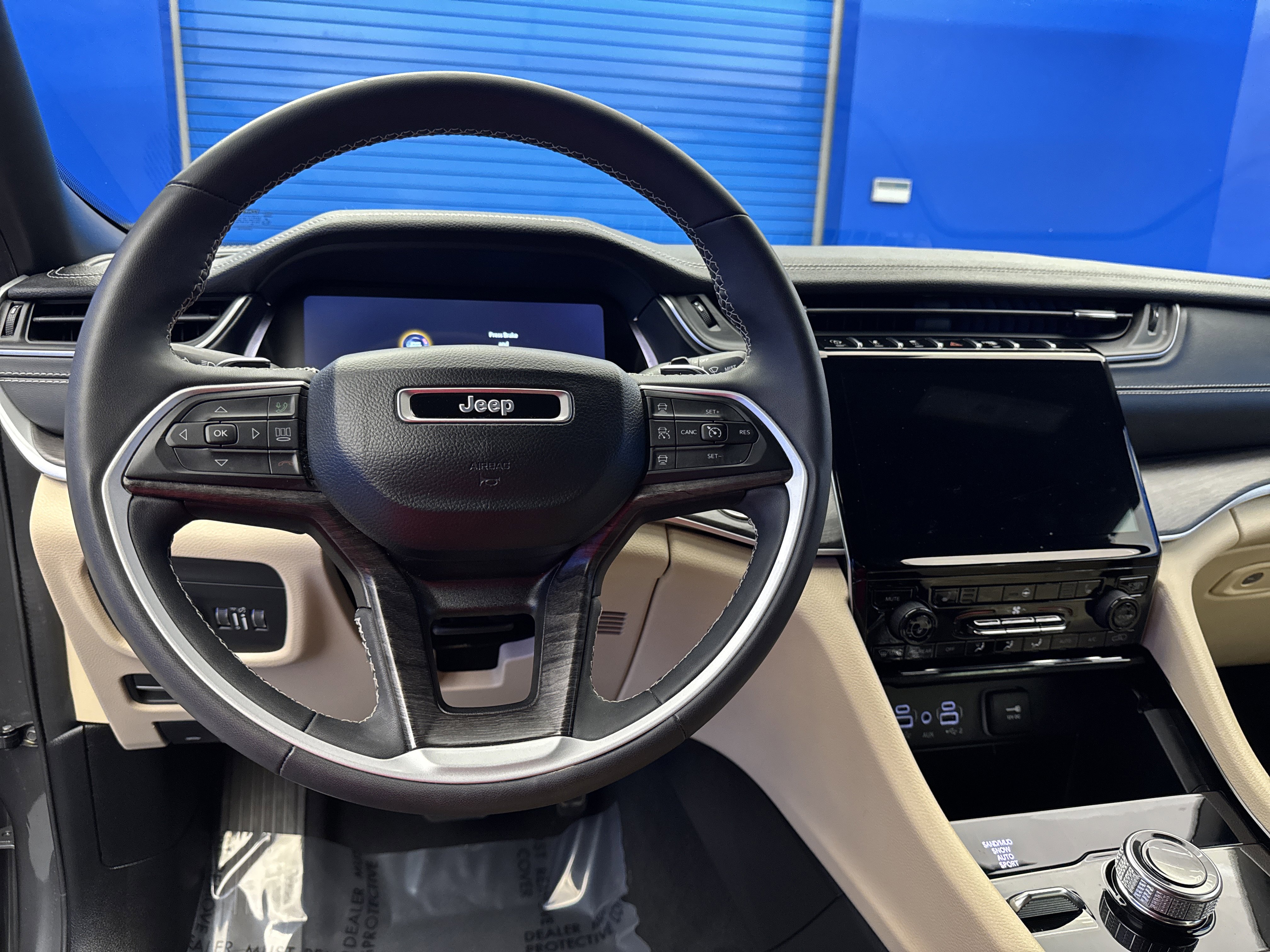 Used 2023 Jeep Grand Cherokee L Limited image 14