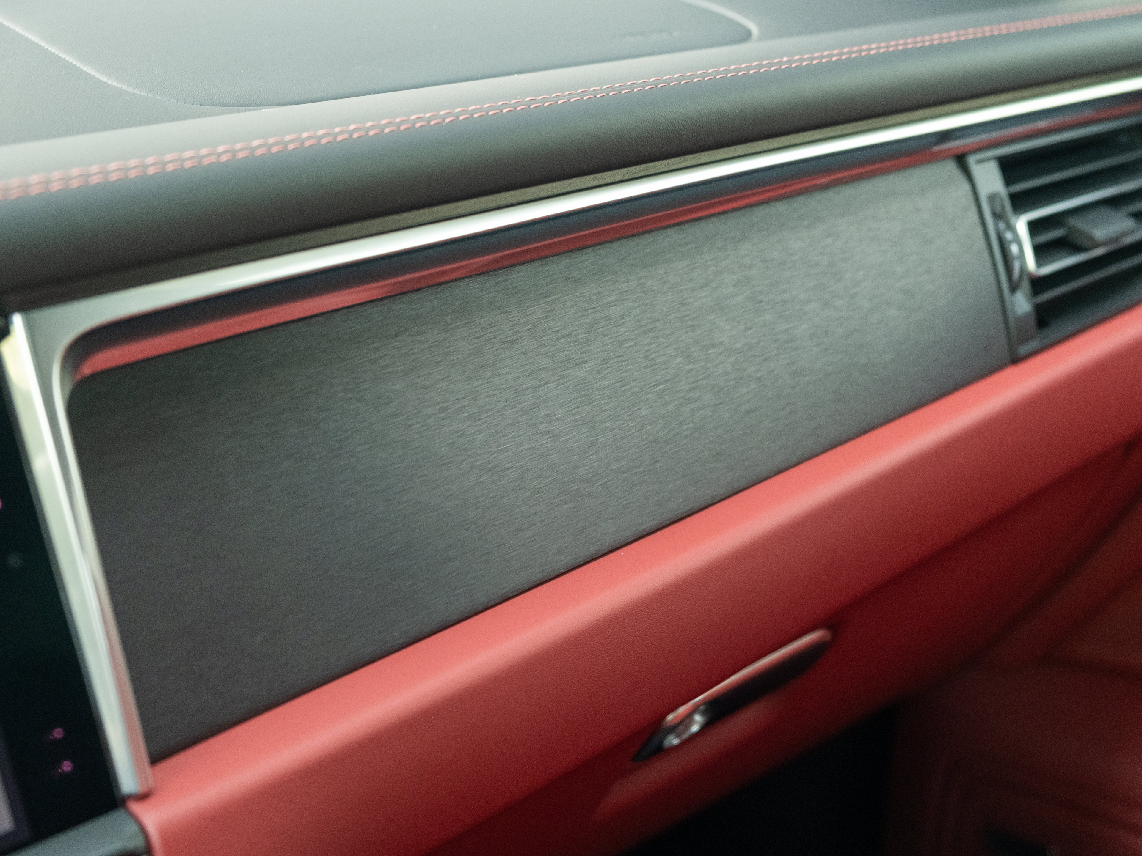 Certified 2026 Porsche Macan GTS AWD/4WD image 49