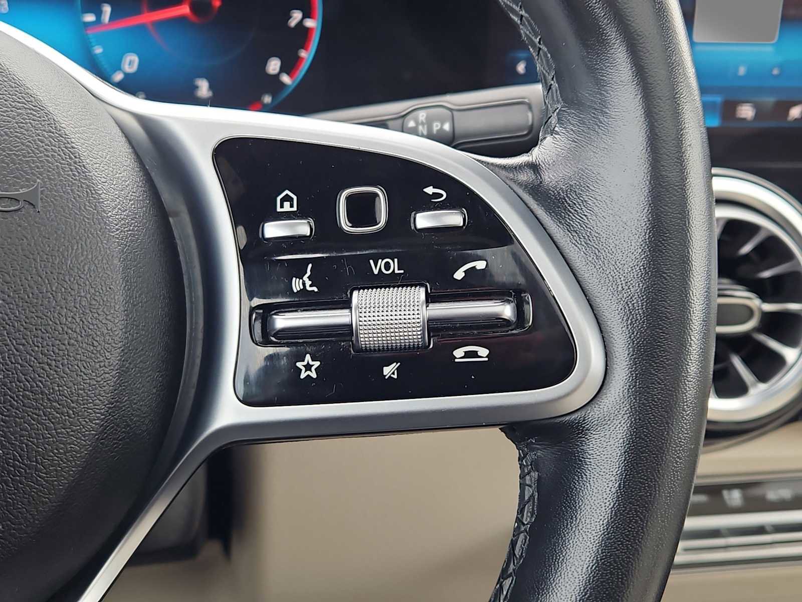 Used 2022 Mercedes-Benz GLB 250 4MATIC image 29