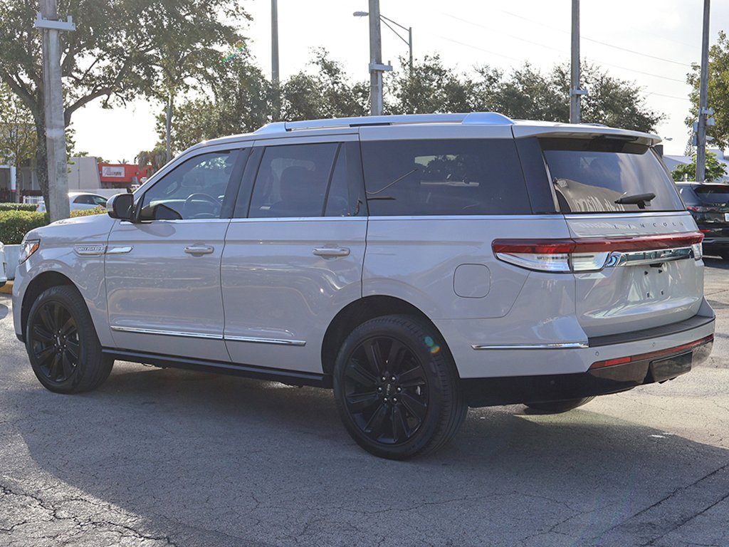 Used 2022 Lincoln Navigator Reserve image 15