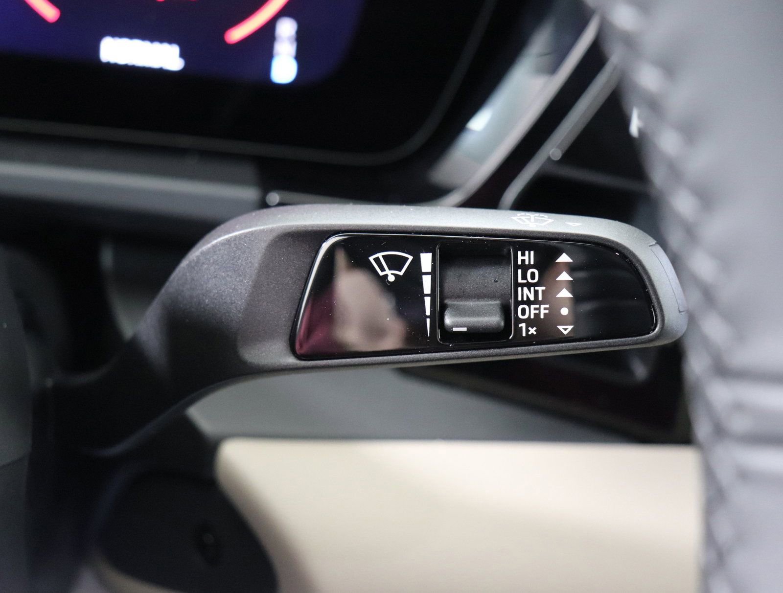 Used 2025 Porsche Macan 4S Electric image 39