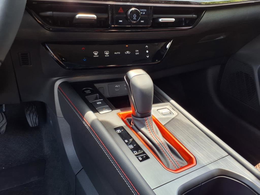 New 2025 Nissan Kicks SR image 11
