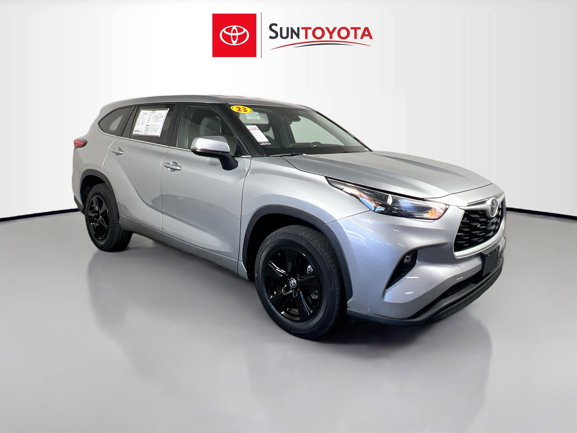 Used 2023 Toyota Highlander LE