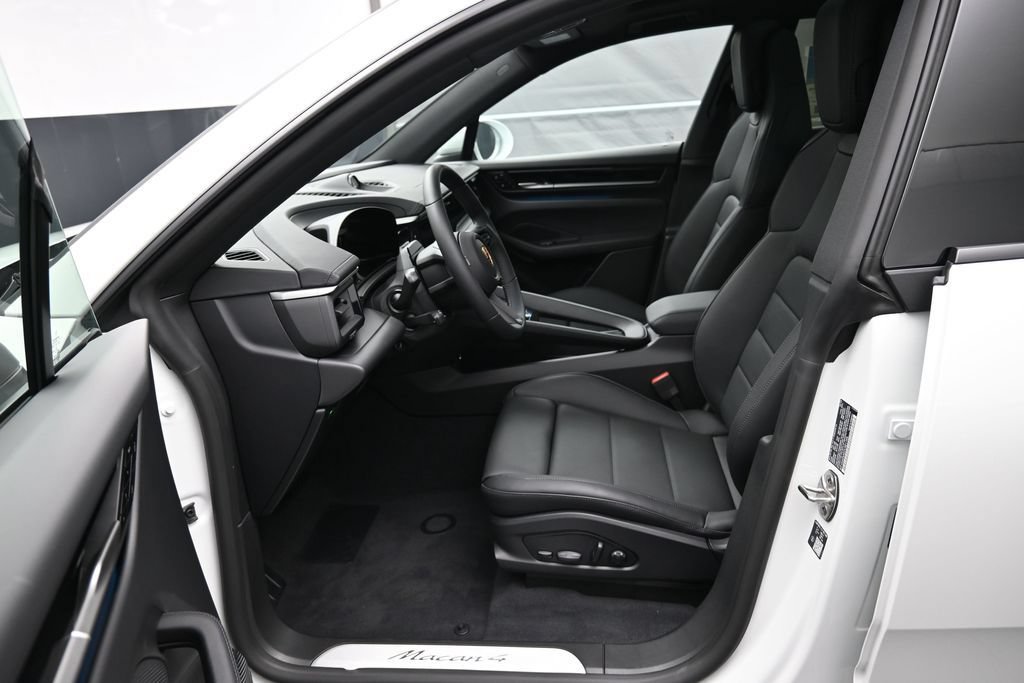 New 2026 Porsche Macan 4 Electric AWD/4WD image 5
