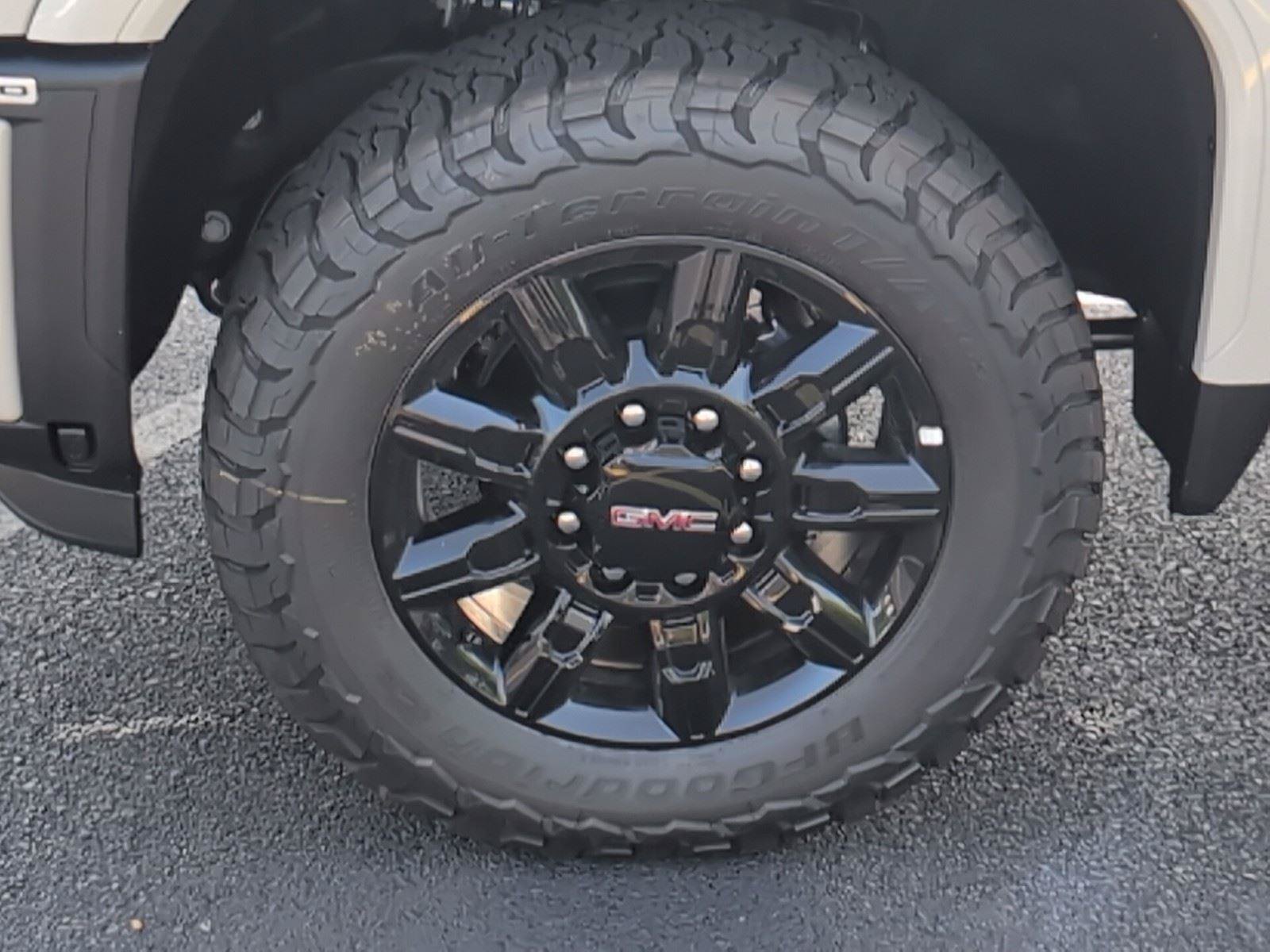New 2026 GMC Sierra 2500 AT4 w/ AT4 Premium Plus Package AWD/4WD image 11