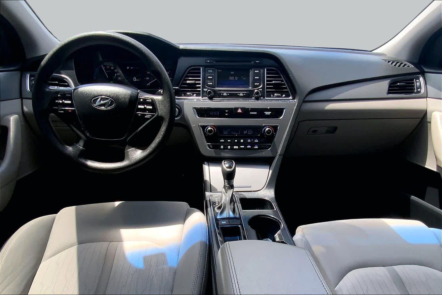 Used 2016 Hyundai Sonata SE FWD image 16