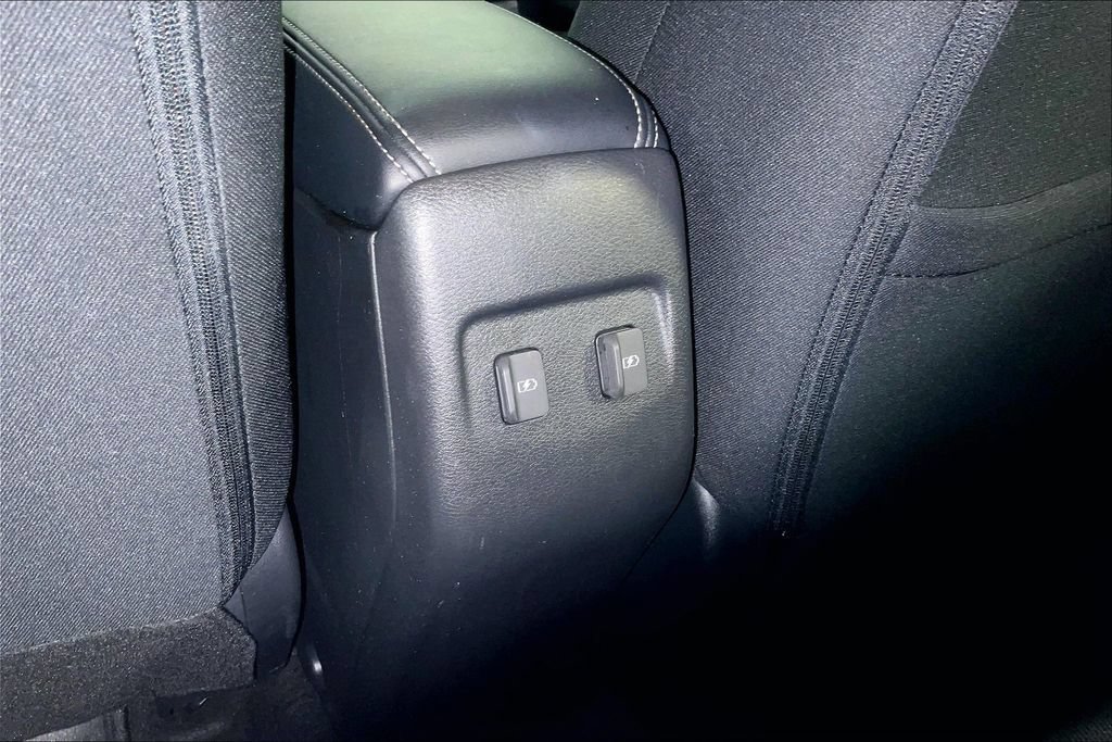 Used 2022 Nissan Kicks SV FWD image 30
