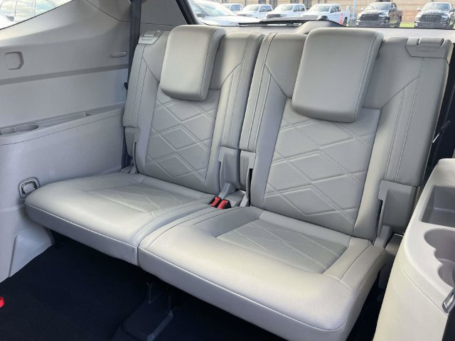 Used 2025 Volkswagen Atlas SE AWD/4WD image 15