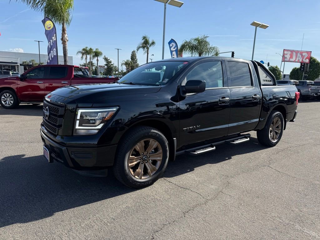 Used 2024 Nissan Titan SV w/ SV Bronze Edition Package RWD image 3