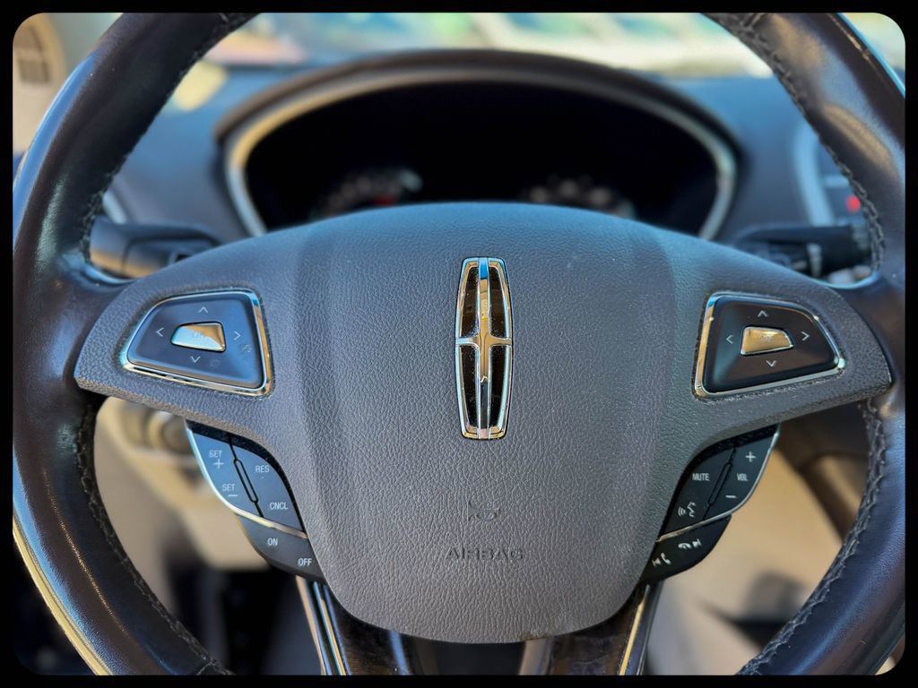 Used 2017 Lincoln MKX Reserve image 12