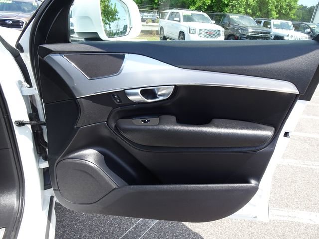 Used 2018 Volvo XC90 T5 Momentum w/ Convenience Package FWD image 18