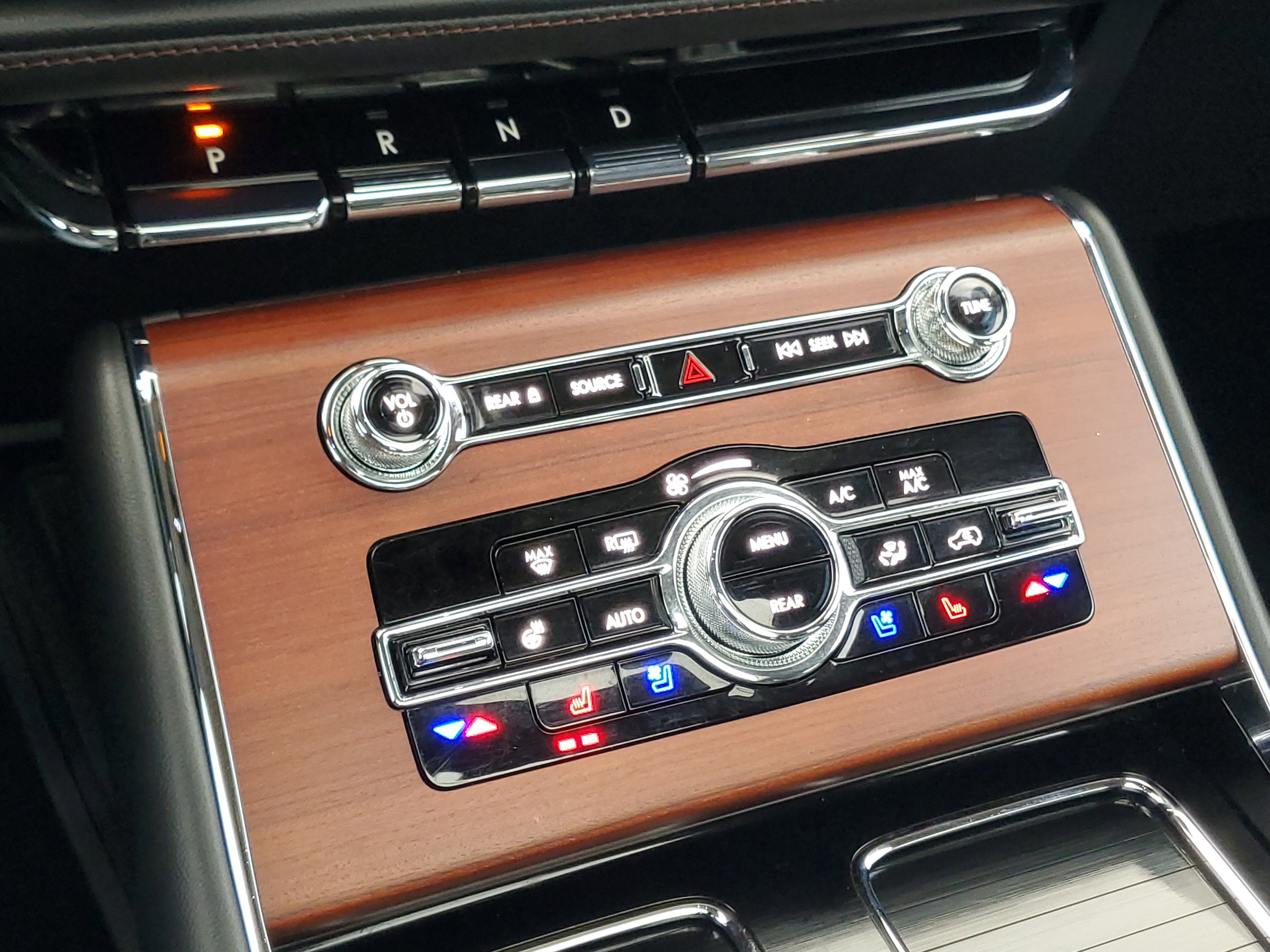 Used 2023 Lincoln Aviator Reserve w/ Equipment Group 201A image 18