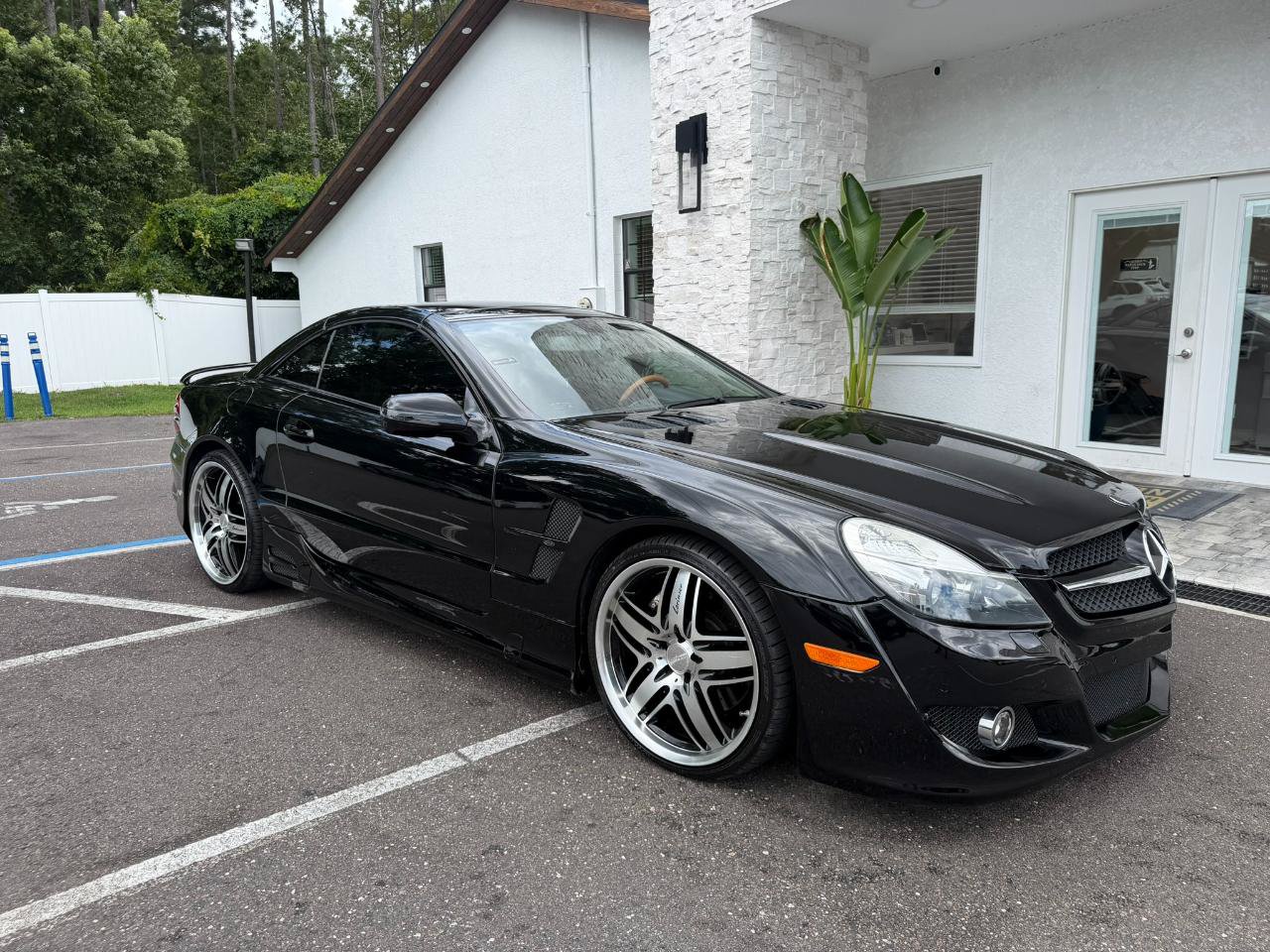 Used 2011 Mercedes-Benz SL 550 image 21