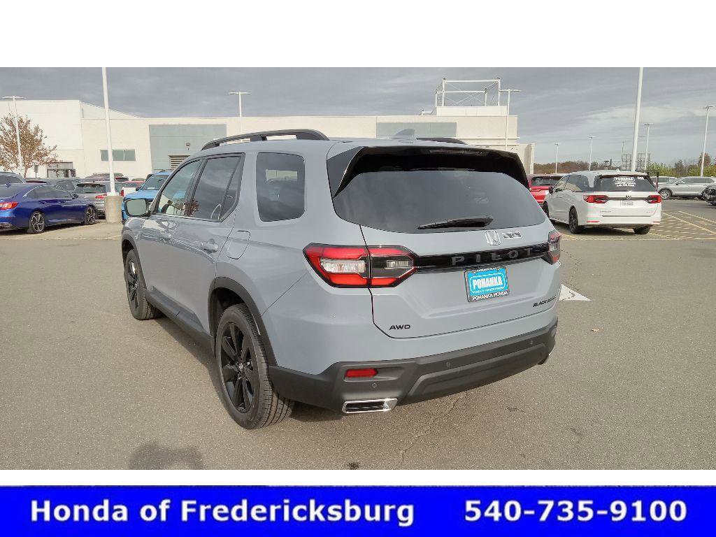 Certified 2025 Honda Pilot Black Edition image 5