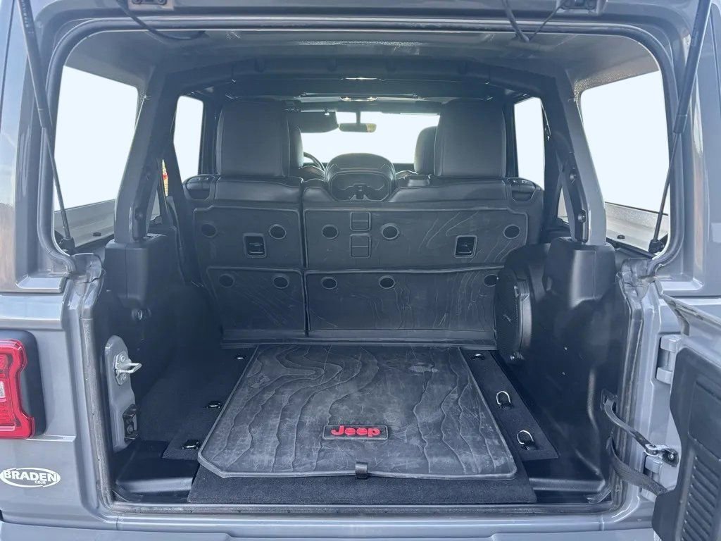 Used 2023 Jeep Wrangler Altitude image 29