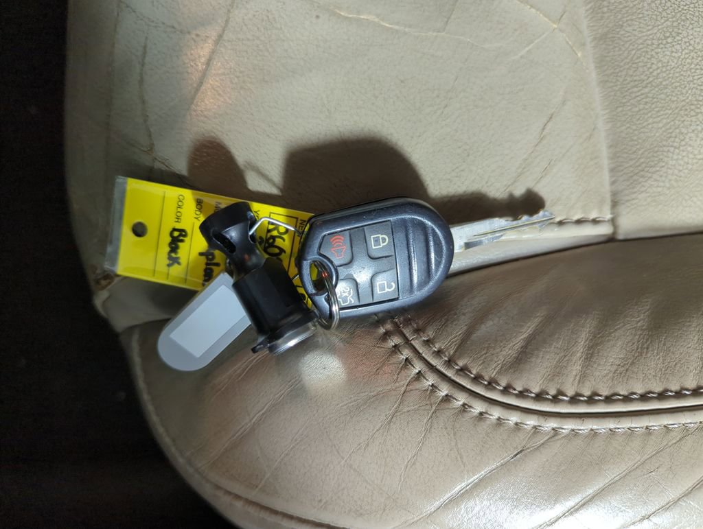 Used 2014 Ford Explorer XLT w/ Equipment Group 202A image 23