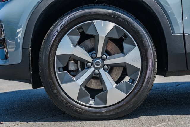 Certified 2023 Volvo XC40 B5 Plus w/ Climate Package AWD/4WD image 17